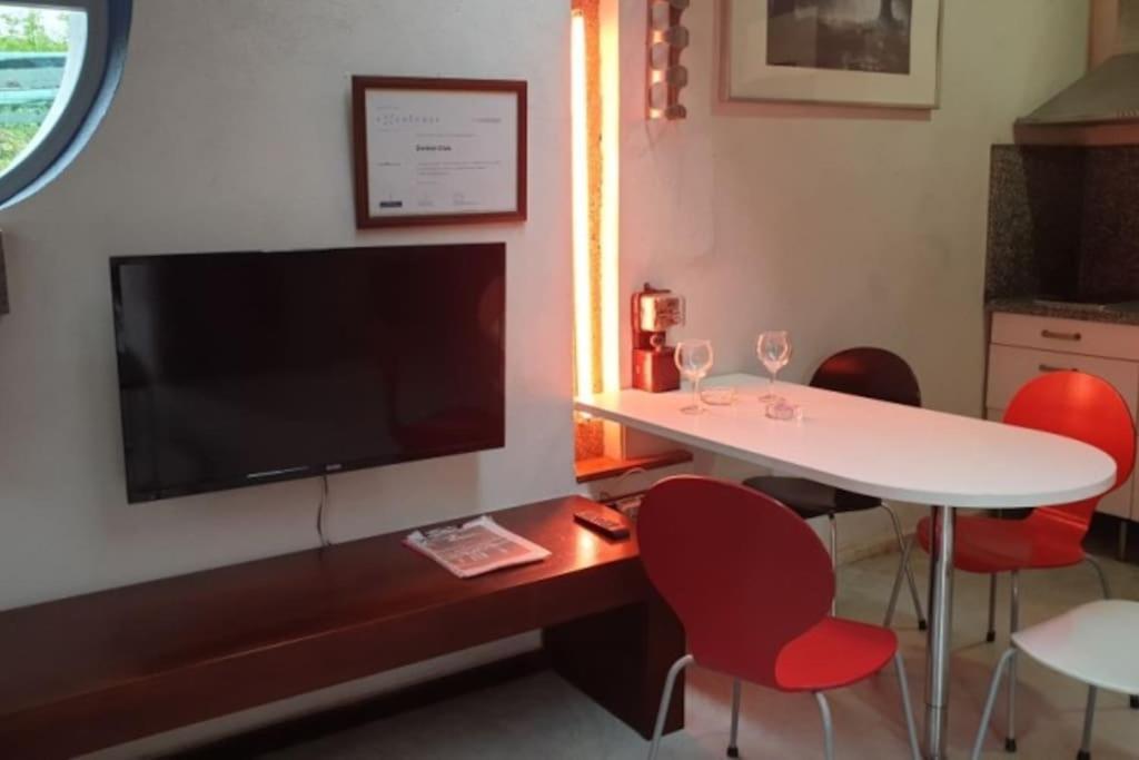 Zentral Club Neutron-Jacuzzi Apartment Belmonte De Miranda Luaran gambar